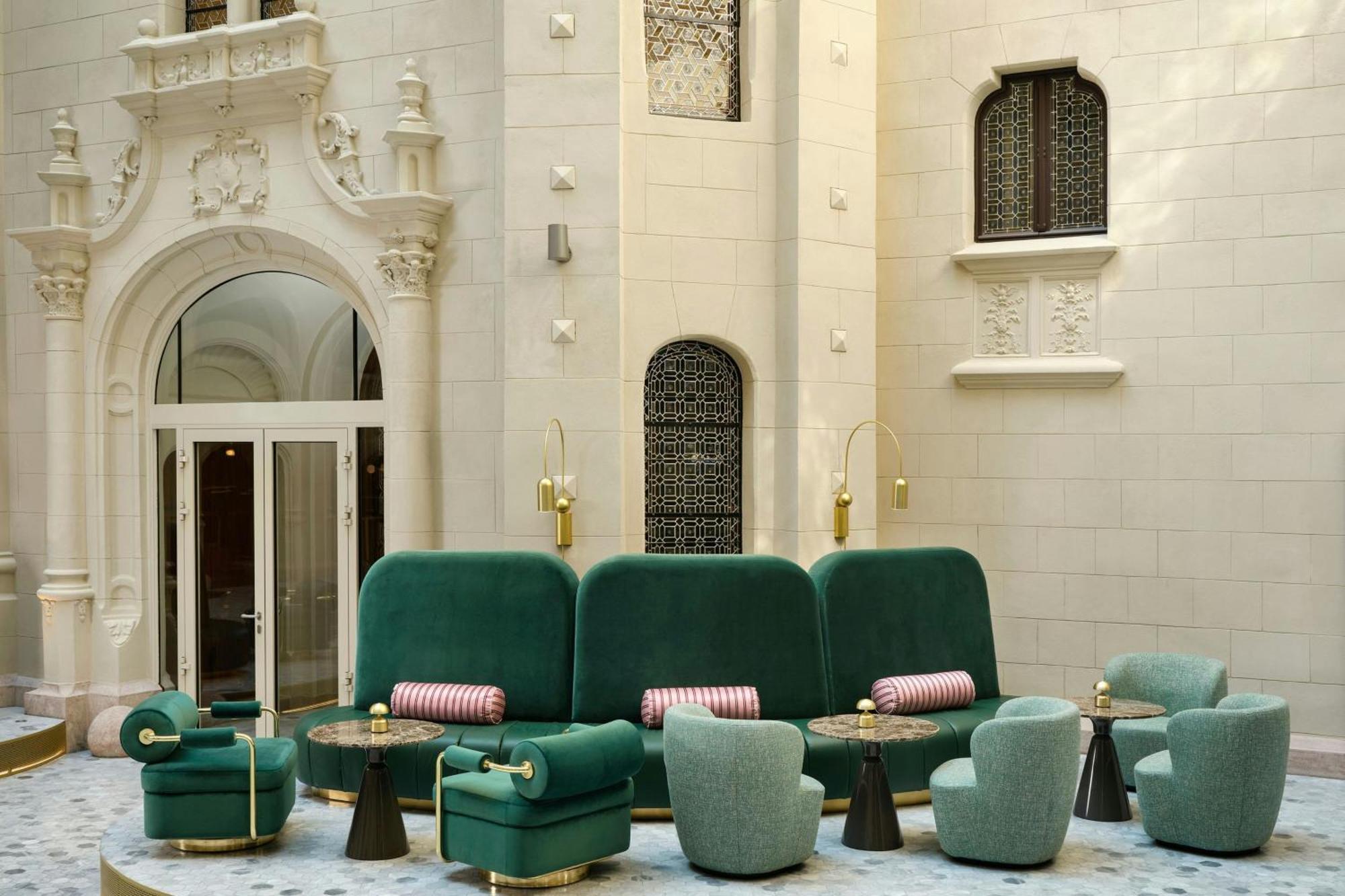 W بودابست المظهر الخارجي الصورة